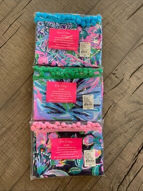 NWT—- Lilly Pulitzer Set of 3 Guest Towels